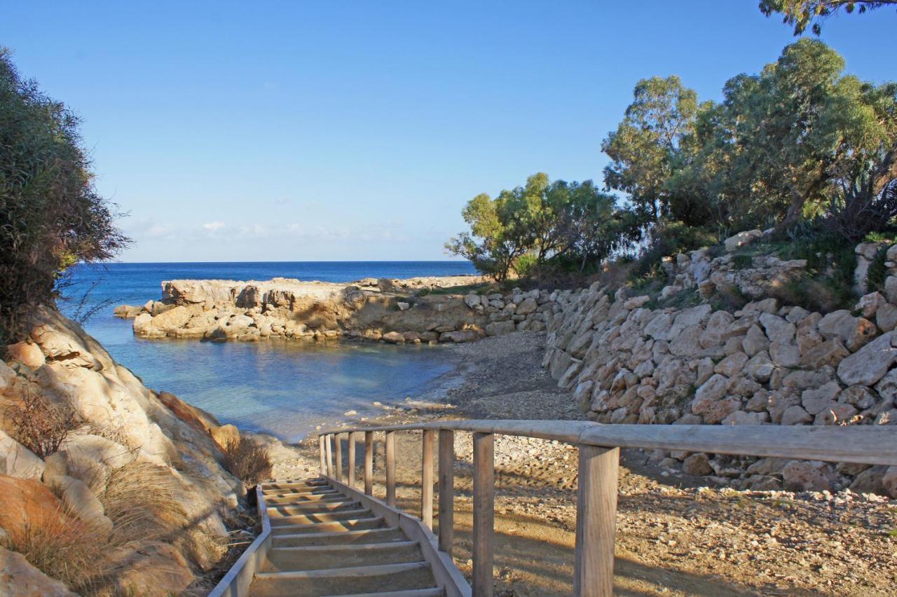 Meryl - Coralli Beachfront Apartment Protaras Dış mekan fotoğraf